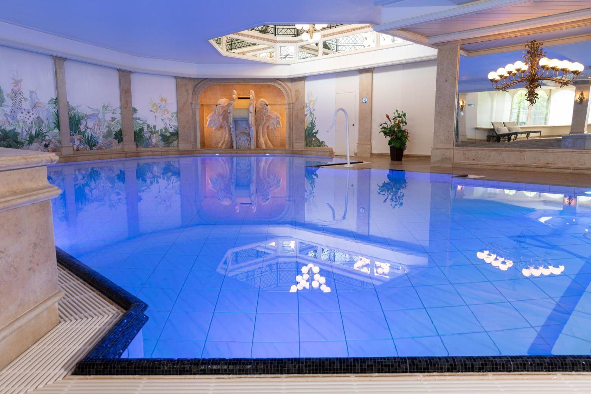 Romantik Astenkrone Hotel