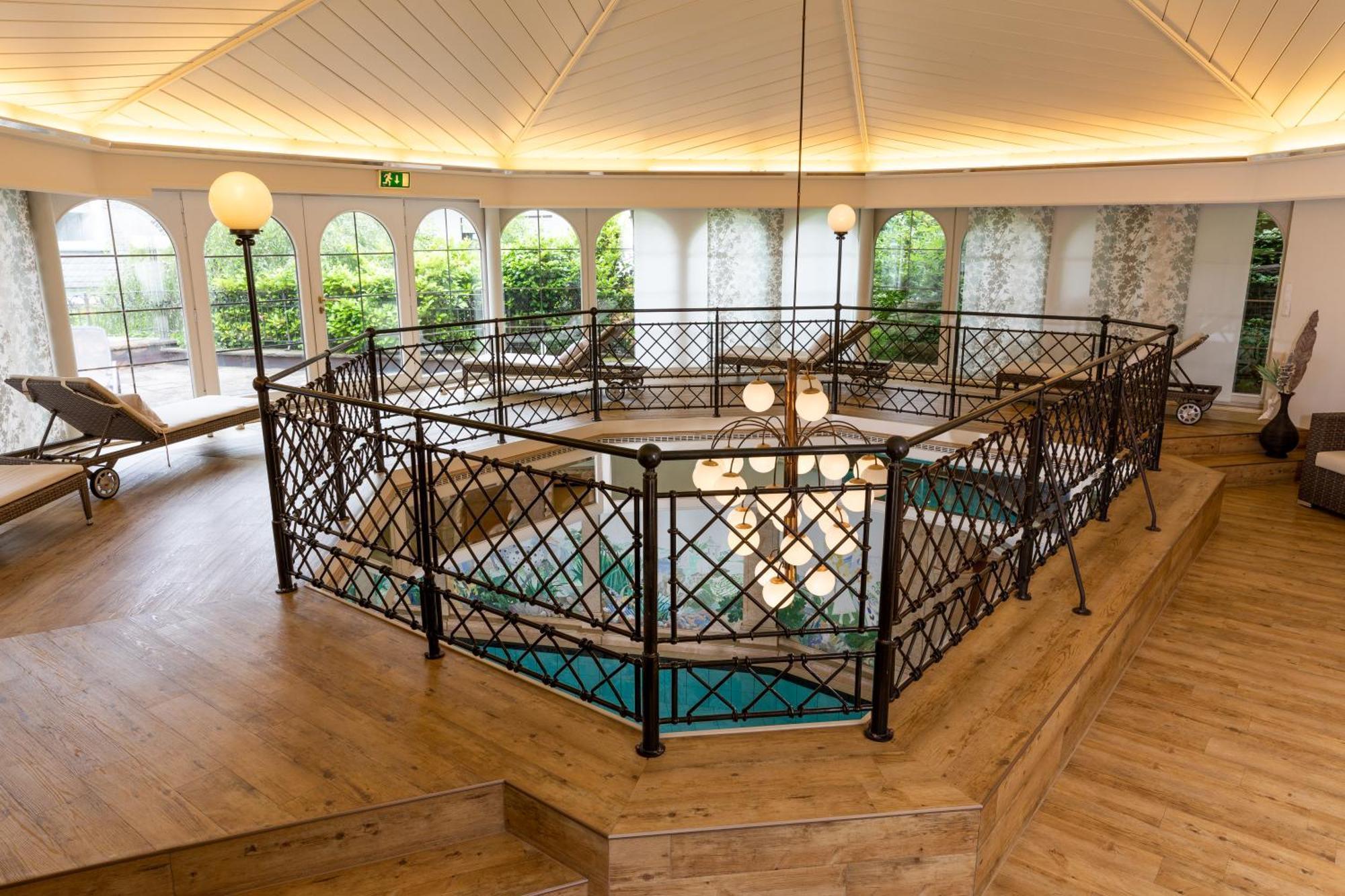 Romantik Astenkrone Hotel 4*